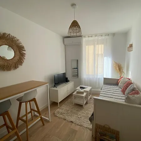 Romy Les Pieds Dans L'eau 10 M De La *